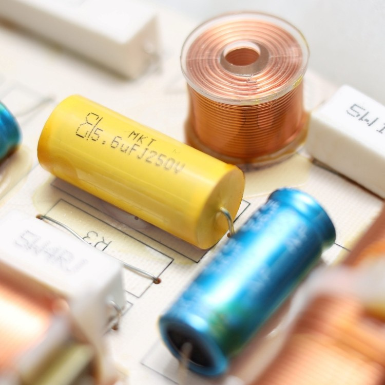 Indiana Line Tesi 7 keskikaiutin, valkoinen