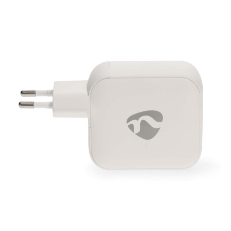 Nedis-seinälaturi 100 W 2x USB-C 1x USB-A, valkoinen ryhmässä Autohifi / Älypuhelin autossa / Tarvikkeet osoitteessa BRL (176WGCHA100WWT)