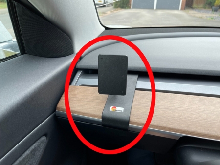 Brodit ProClip, Tesla Model 3 18-24 ryhmässä Autohifi / Mikä sopii autooni / Tesla / Model 3 / Model 3 2017-2024 @ BRL (240805766)