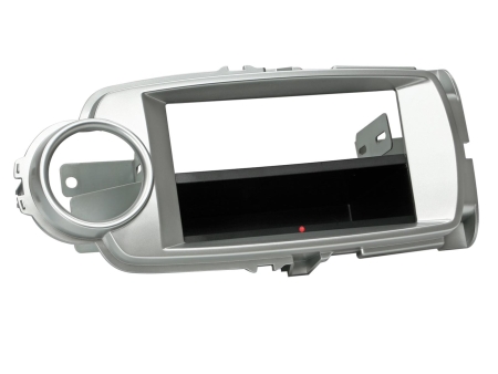 Asennuskehys 1/2-DIN Toyota Yaris, hopea ryhmässä Autohifi / Mikä sopii autooni / Toyota / Yaris / Yaris 2011-2014 @ BRL (700241300251)