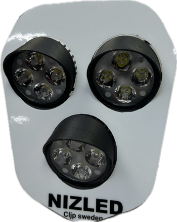 Trippelljus varmvit 120w Triumph 2024-, vit dekal, 3xE405k NIZLED ryhmässä Autohifi / LED-valaistus / Enduro / Mikä sopii moottoripyörääni / Triumph / 2024- @ BRL (871TRIUMPH24E40F35K)