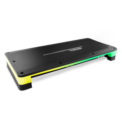 DS18 FX6, 6-kanavainen vahvistin LED-valoilla ja useilla asennusmahdollisuuksilla