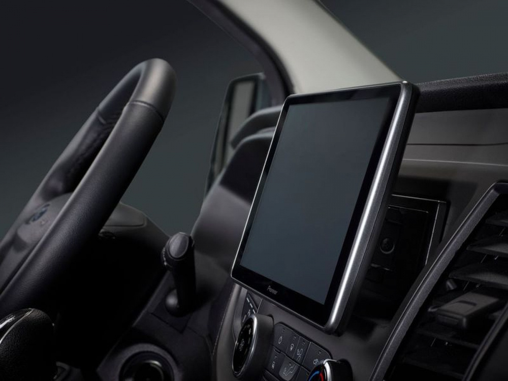 Pioneer SPH-DA97DAB-T, 9-tuumainen autostereo Ford Transitiin 2013->