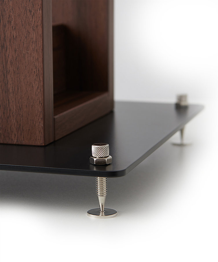 Norstone Alva Plus kaiutinteline, saksanpähkinä