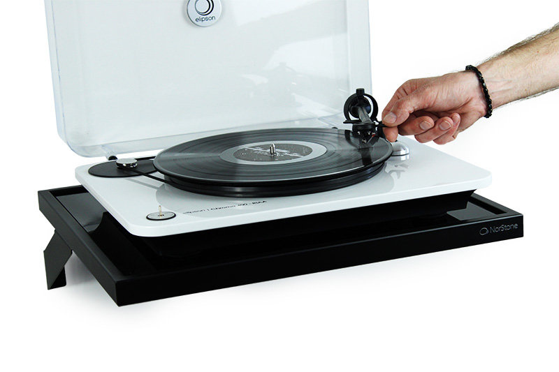 Norstone Esse WS seinähylly levysoittimelle, musta/pähkinä