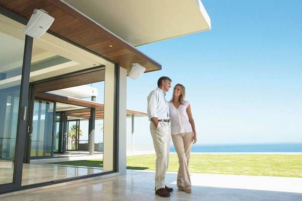 Yamaha NS-AW592 valkoiset ulkokaiuttimet, pari