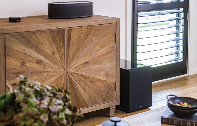 Yamaha MusicCast Sub100, trådlös svart subwoofer med nätverk