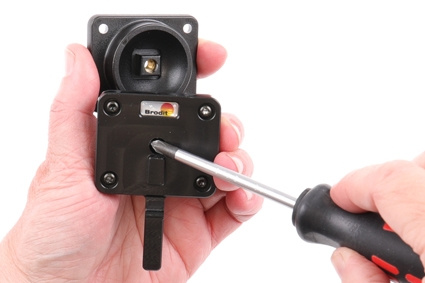 Brodit Kiinnike pallonivelellä, Scosche Magic Mount Charge