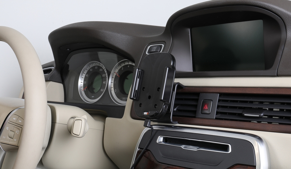 Brodit Qi langaton aktiivinen puhelinteline autolaturilla, Apple iPhone 11 Pro