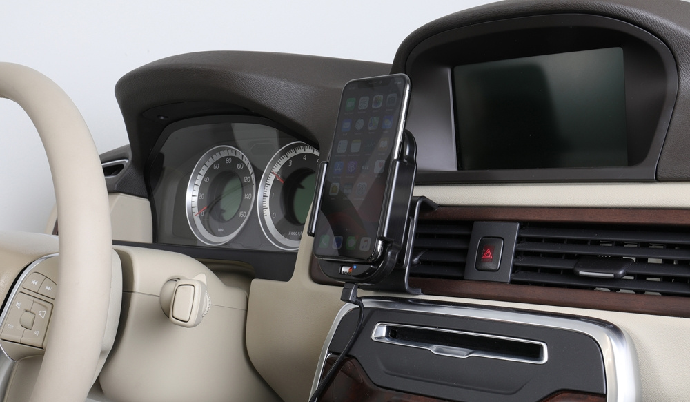 Brodit Qi langaton aktiivinen puhelinteline autolaturilla, Apple iPhone 11 Pro