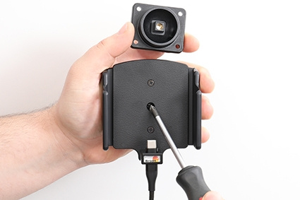 Brodit Aktiivinen pidike USB-kaapelilla ja tupakansytyttimen adapterilla, Apple iPhone 15 Plus/15 Pro Max/16 Plus/16 Pro Max