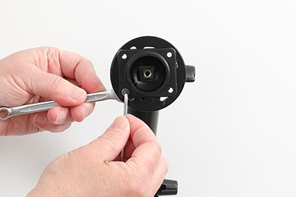 Brodit Mobiliskal aktivt pidikkeellä ja autolaturilla, Apple iPhone 15 Pro Max 