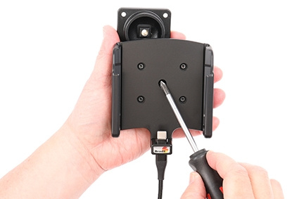 Brodit mobiilikuori aktiivipidikkeellä kiinteää asennusta varten, Apple iPhone 15 Pro Max 