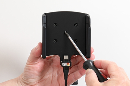 Brodit mobiilikuori aktiivipidikkeellä kiinteää asennusta varten, Apple iPhone 15 Pro Max 