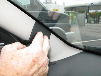 Dacia Duster 10-13/Logan 09-13, Vänster