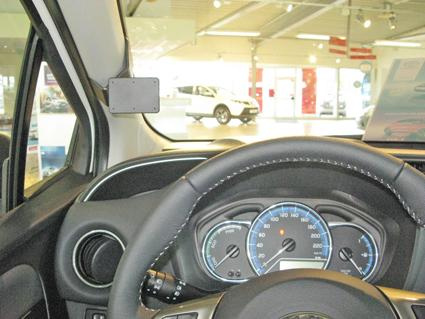 Toyota Yaris 15-, Vänster