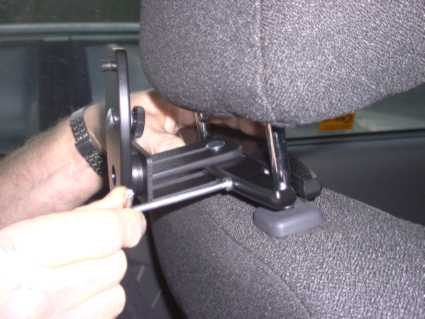 Brodit niskatukikiinnike näytön kiinnikkeellä, BMW 4-sarja G22, G23, G24, G26 88-26