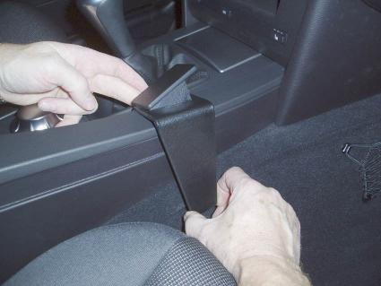 BMW 520-545/M5 E60, E61 04-10, Konsol