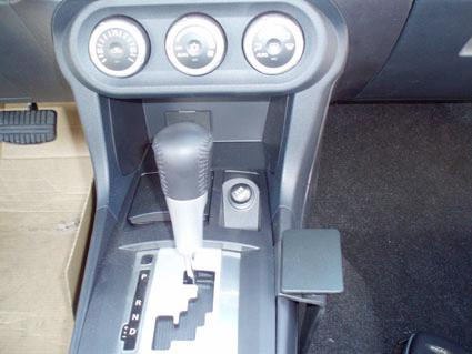 Mitsubishi Lancer 08-15, Konsol