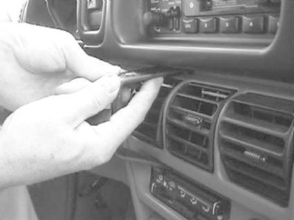 Chrysler Voyager 94-95, Centrerad, Låg