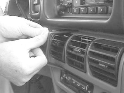 Chrysler Voyager 94-95, Centrerad, Låg