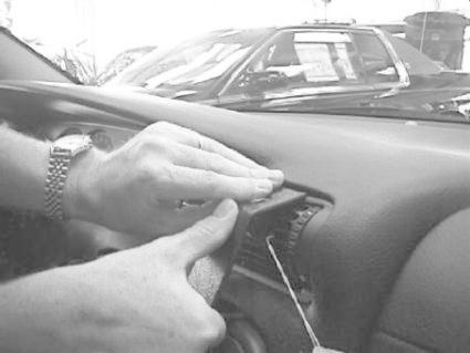 Opel Omega 94-99, Centrerad