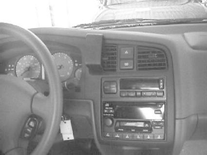 Nissan Primera 96-99, Centrerad