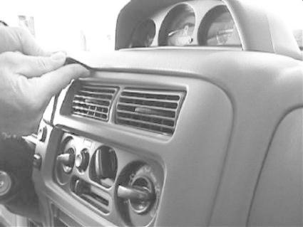 Mitsubishi Pajero Sport 99-06, Centrerad