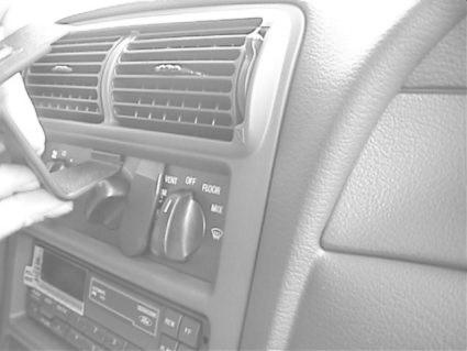 Ford Mustang 95-04, Centrerad