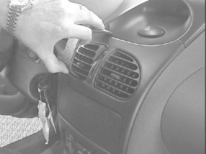 Peugeot 206 99-08, Centrerad