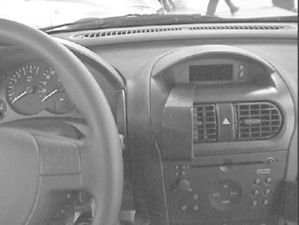 Opel Corsa 01-06, Centrerad