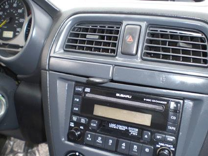 Subaru Impreza 01-04, Centrerad