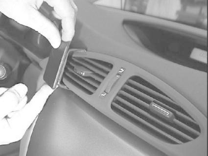 Renault Laguna 01-04, Centrerad