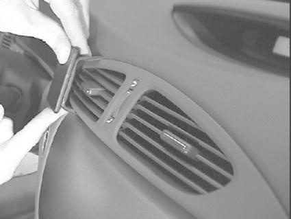 Renault Laguna 01-04, Centrerad