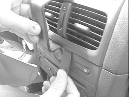 Renault Clio 02-05, Centrerad