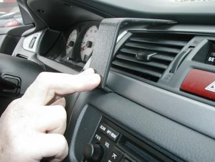 Mitsubishi Lancer 04-07, Centrerad