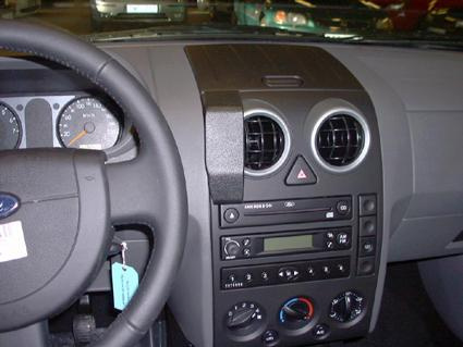 Ford Fusion 03-05, Centrerad