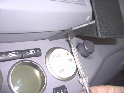 Nissan Micra 03-10, Vinklad