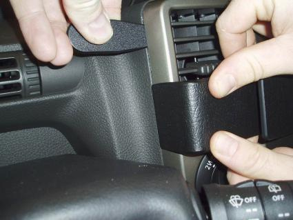 Nissan X-Trail 04-07, Centrerad