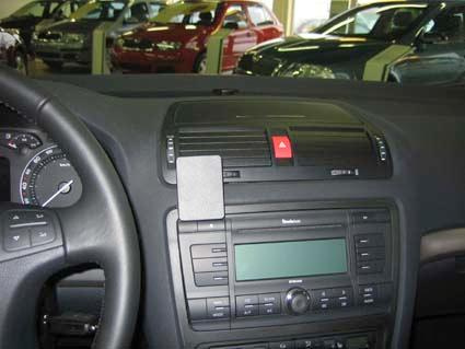 Skoda Octavia II 05-13, Centrerad