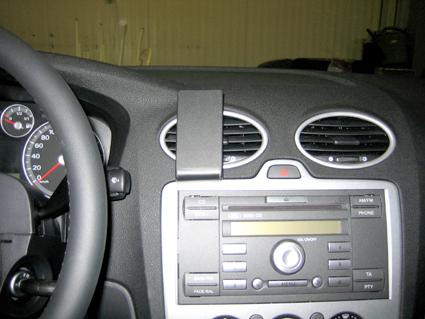 Ford Focus 05-10, Centrerad
