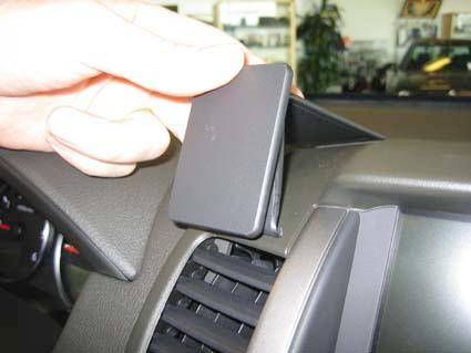 Nissan Navara 06-10, Centrerad