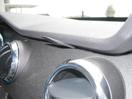 Ford Mustang 05-09, Centrerad