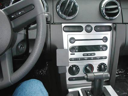 Ford Mustang 05-09, Centrerad, Låg