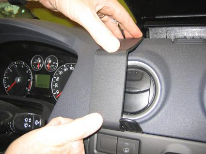 Ford Fusion 06-12, Centrerad