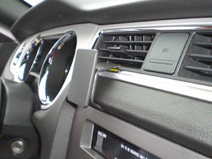 Ford Mustang 10-14, Centrerad