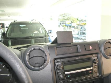Toyota LandCruiser 70 08-15, Centrerad