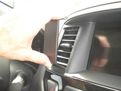 Nissan Pathfinder 13-15, Centrerad