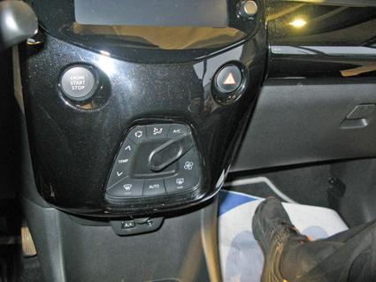 Toyota Aygo 14-15, Vinklad, Höger