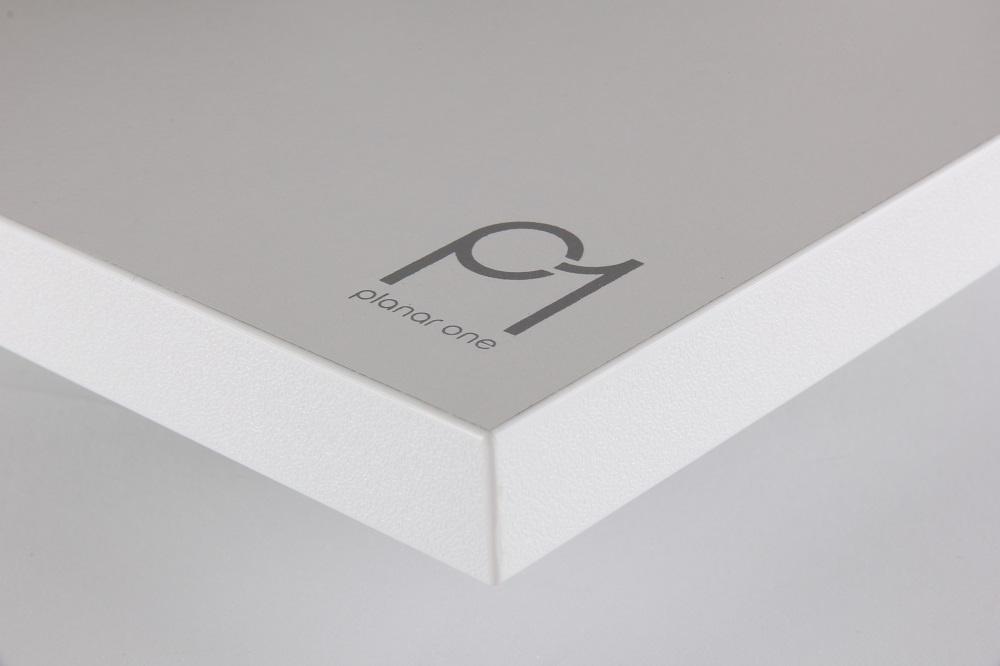 Rega Planar 1 Carbon Plus sisäänrakennetulla RIAA:lla, mattavalkoinen